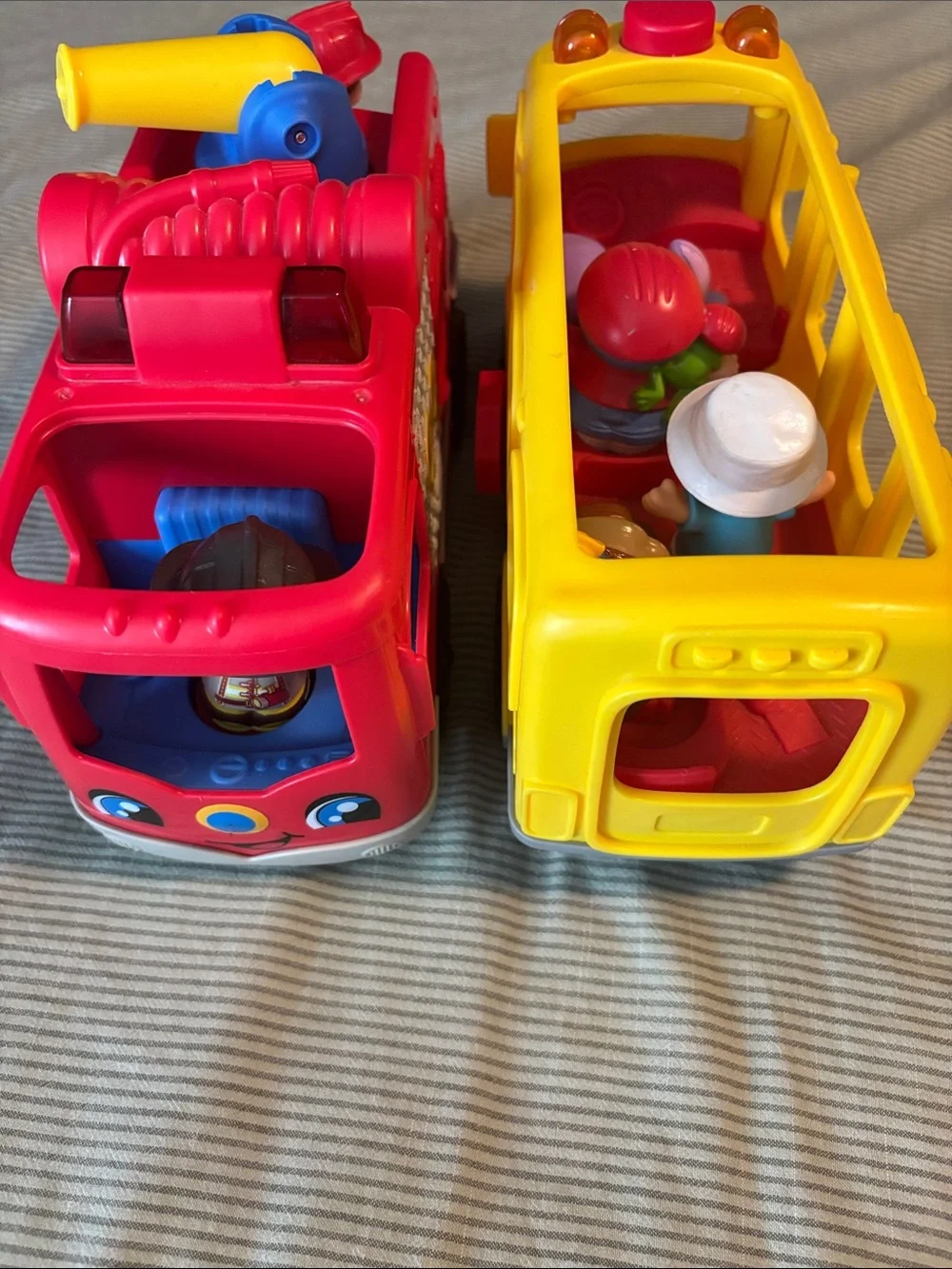 Little People School Bus and Fire Truck with 6 figures